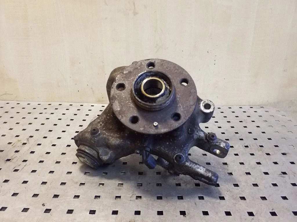 Tagumine rumm 8K0505435A