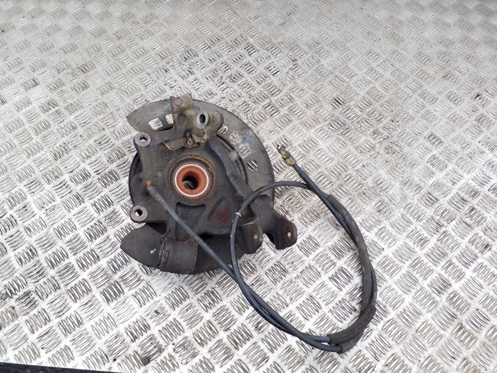 Tagumine rumm 7L8505436