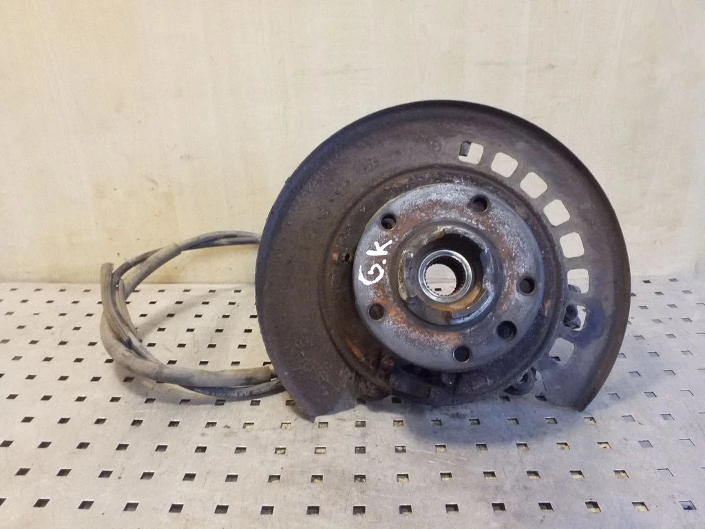 Rear wheel hub 7L8505436