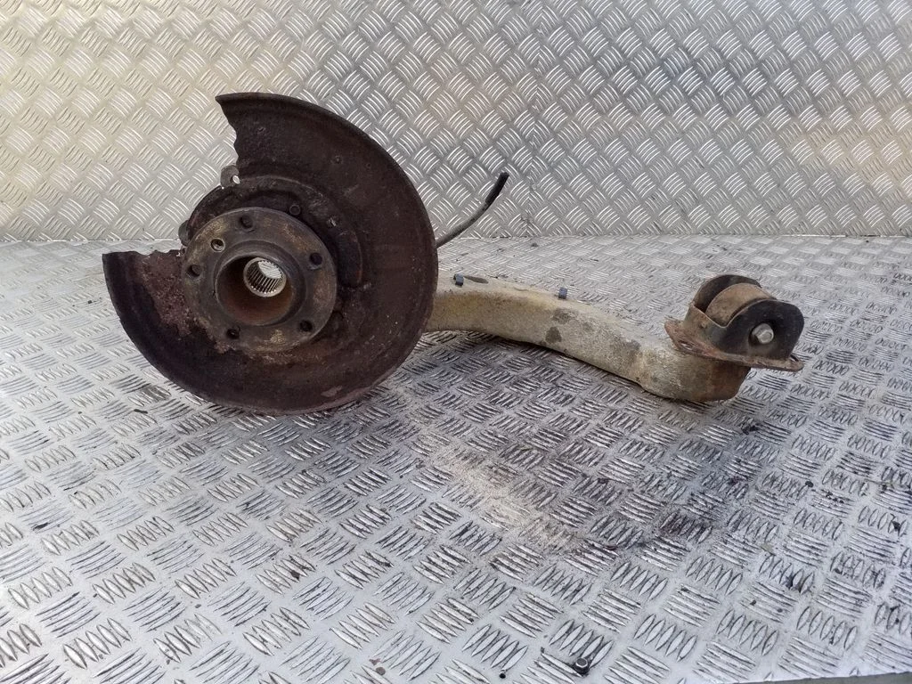 Rear wheel hub 3413252