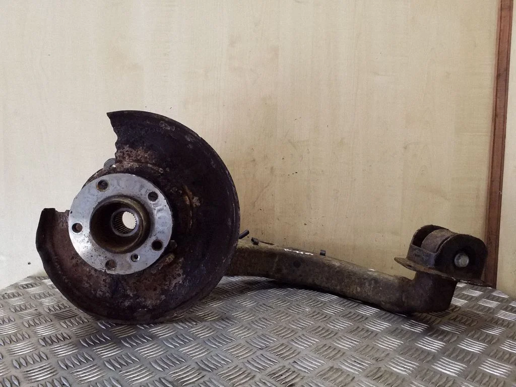 Rear wheel hub 3413252