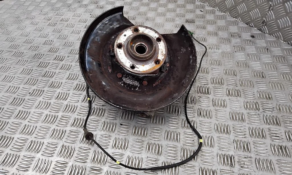 Rear wheel hub P30714258