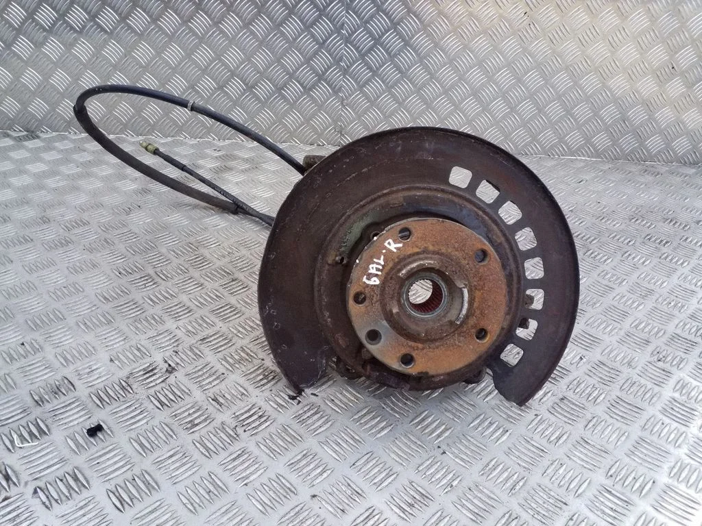 Tagumine rumm 7L8505436