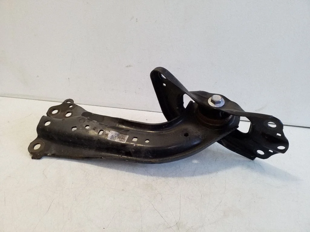 Rear upper control arm/wishbone – left