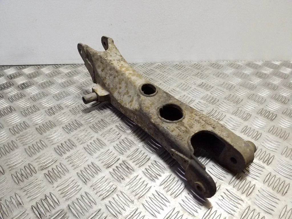 Aizmugurējā svira (dakša) 30647014