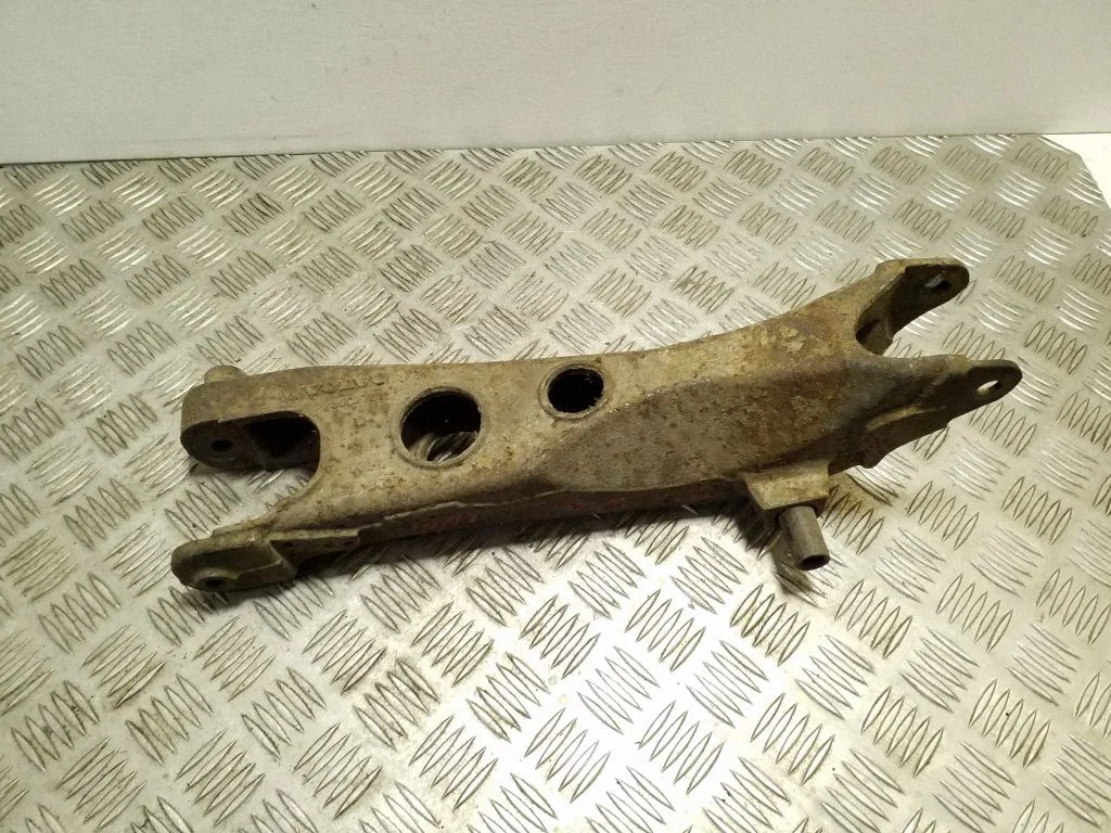 Aizmugurējā svira (dakša) 30647013