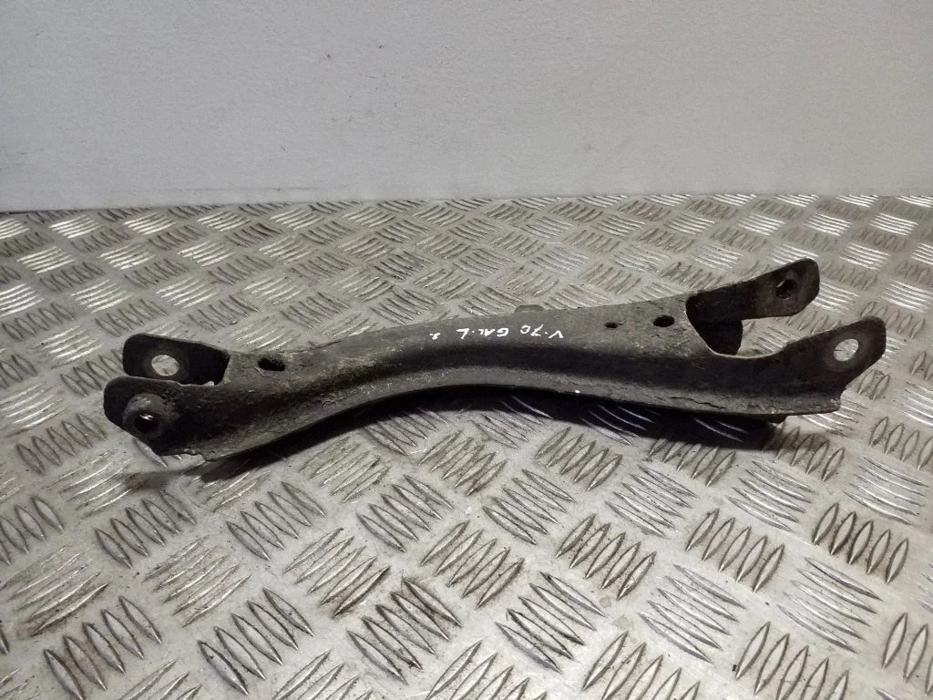 Rear upper control arm/wishbone – left