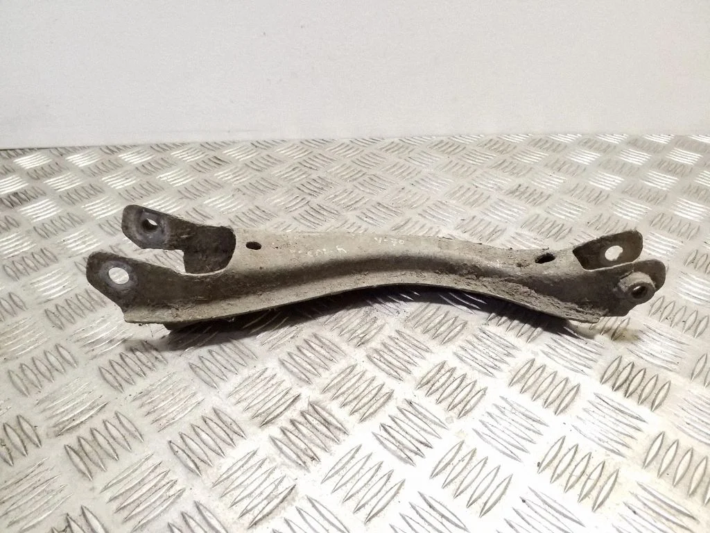 Rear upper control arm/wishbone – right