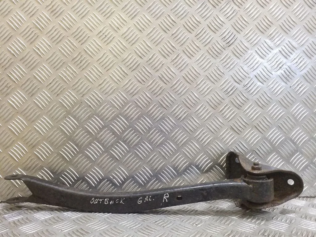 Rear upper control arm/wishbone – right