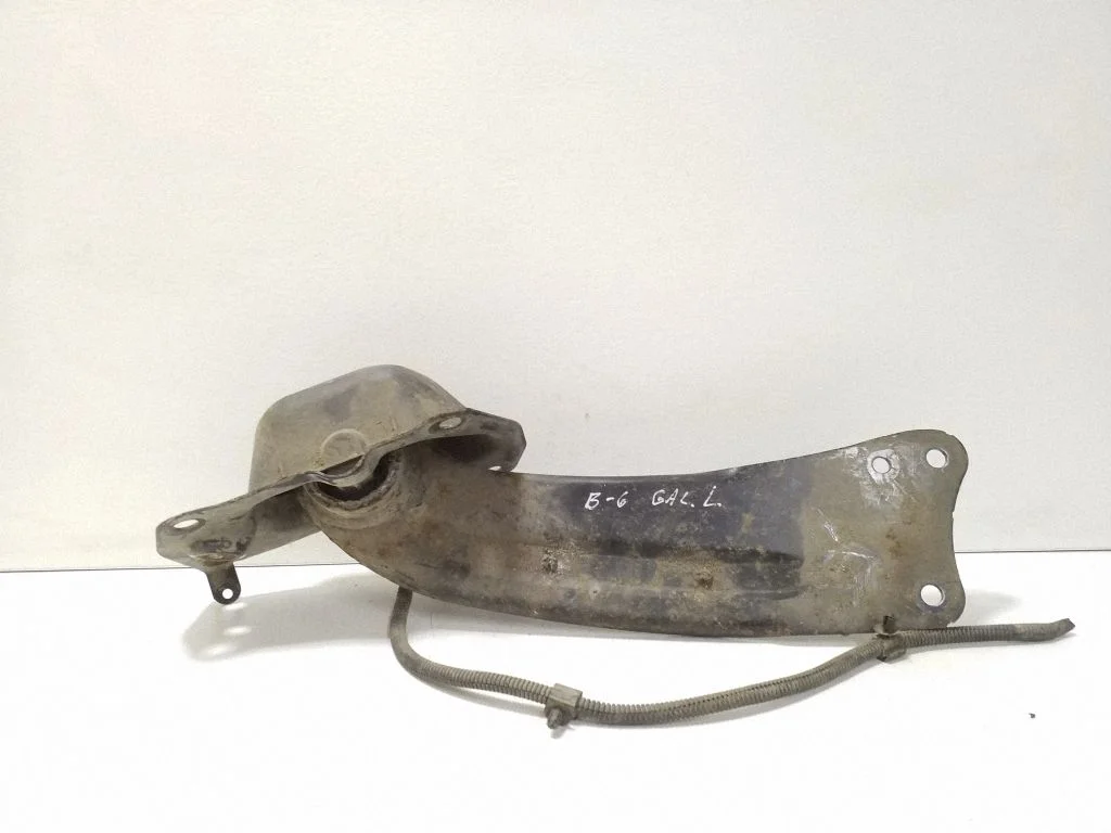 Rear upper control arm/wishbone – left