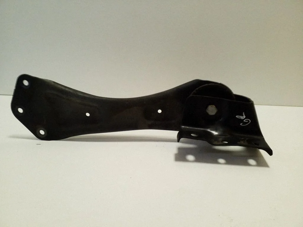 Tagumine ülemine õõtshoob A2473520800