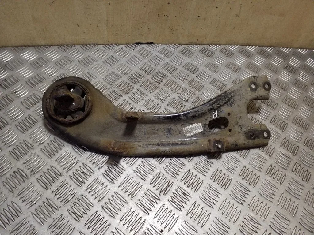 Tagumine ülemine õõtshoob 552803U100