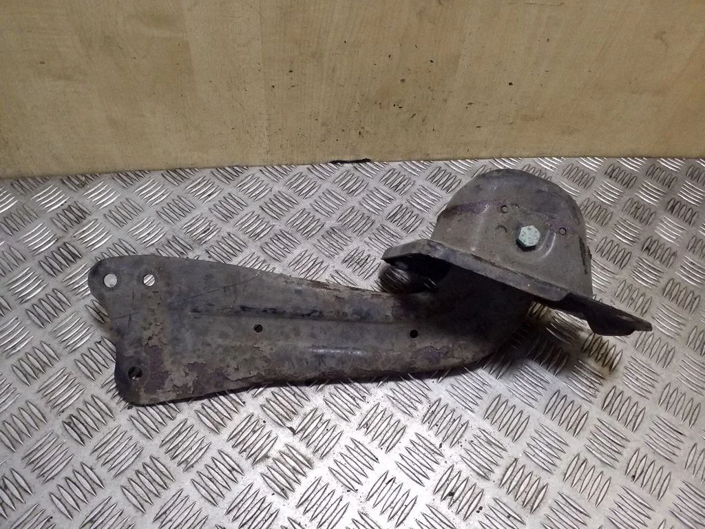 Rear upper control arm/wishbone – Skoda Octavia Mk2 (1Z) (2004-2013)