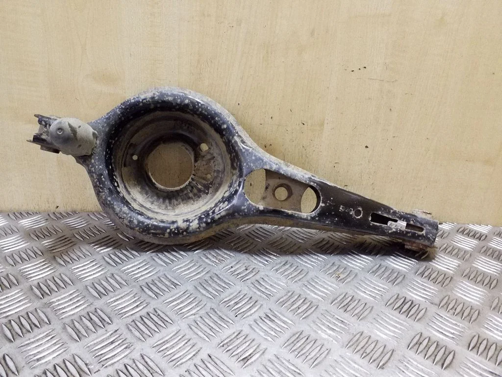Wahacz tylny górny – Ford Focus (2010-2017), lewa