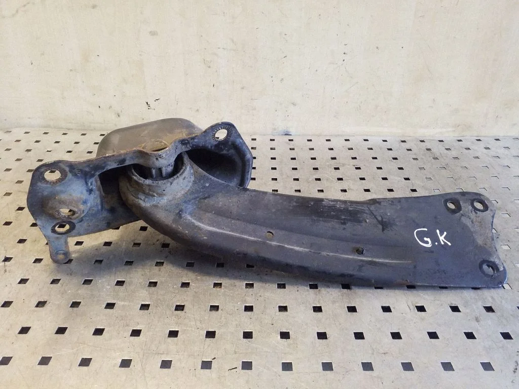 Tagumine ülemine õõtshoob – Volkswagen Tiguan (2007-2016)