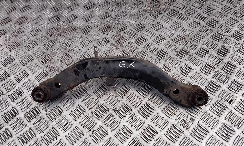 Tagumine ülemine õõtshoob – Nissan Juke I F15 (2010-2018)