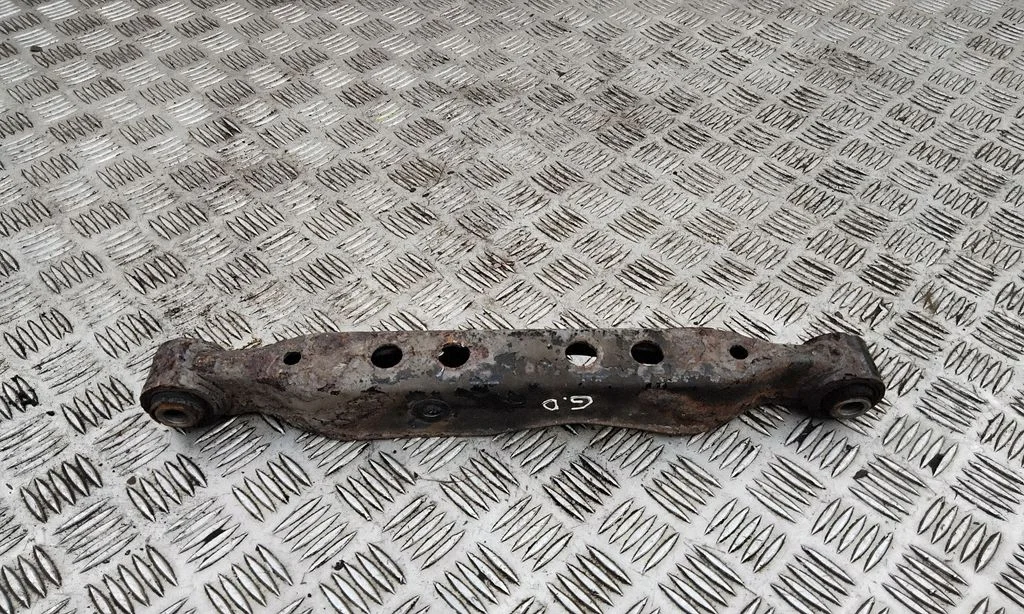 Tagumine ülemine õõtshoob – Nissan Juke I F15 (2010-2018)