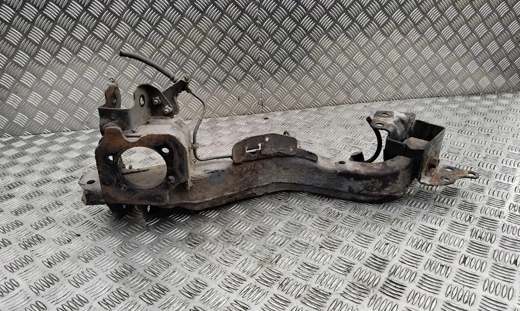 Tagumine ülemine õõtshoob – Nissan Juke I F15 (2010-2018)