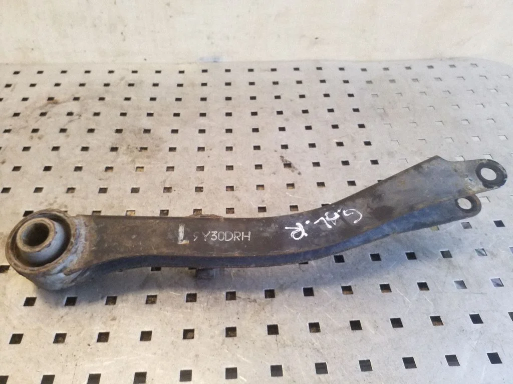 Tagumine ülemine õõtshoob 9Y30DRH