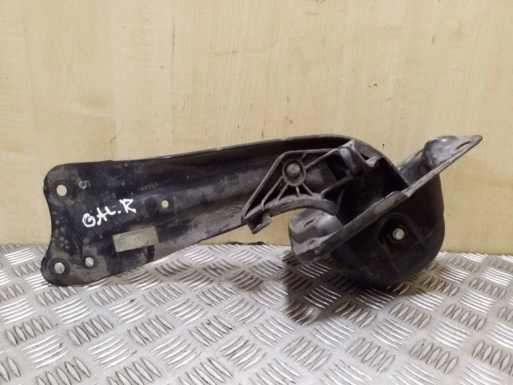 Rear upper control arm/wishbone – Volkswagen Golf Plus (2005-2013)