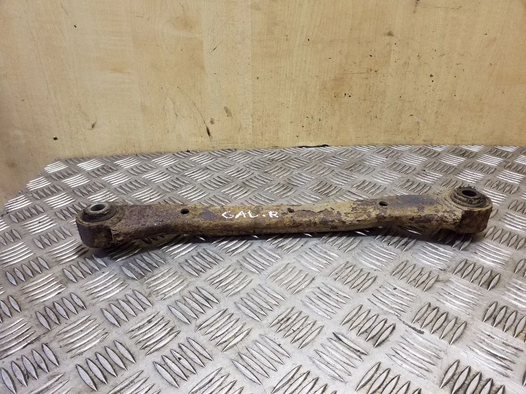Rear upper control arm/wishbone – right