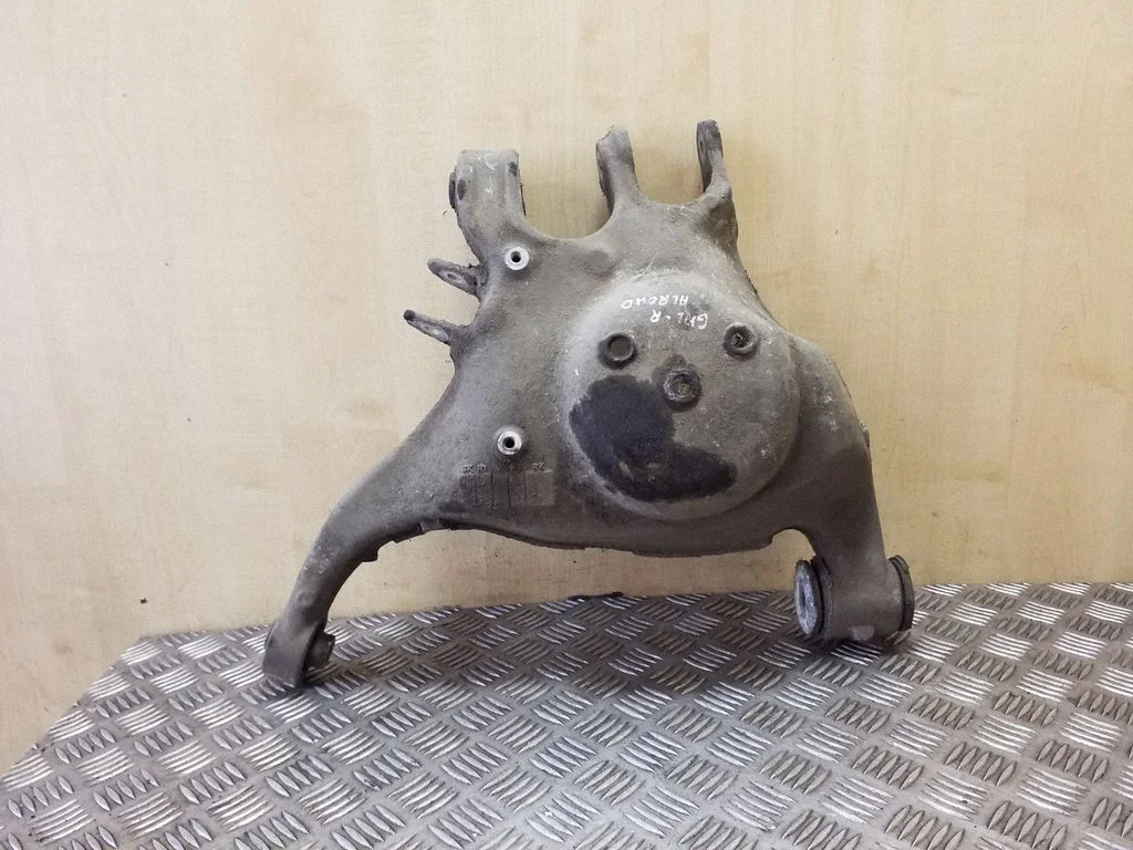 Tagumine ülemine õõtshoob 4F0505312L