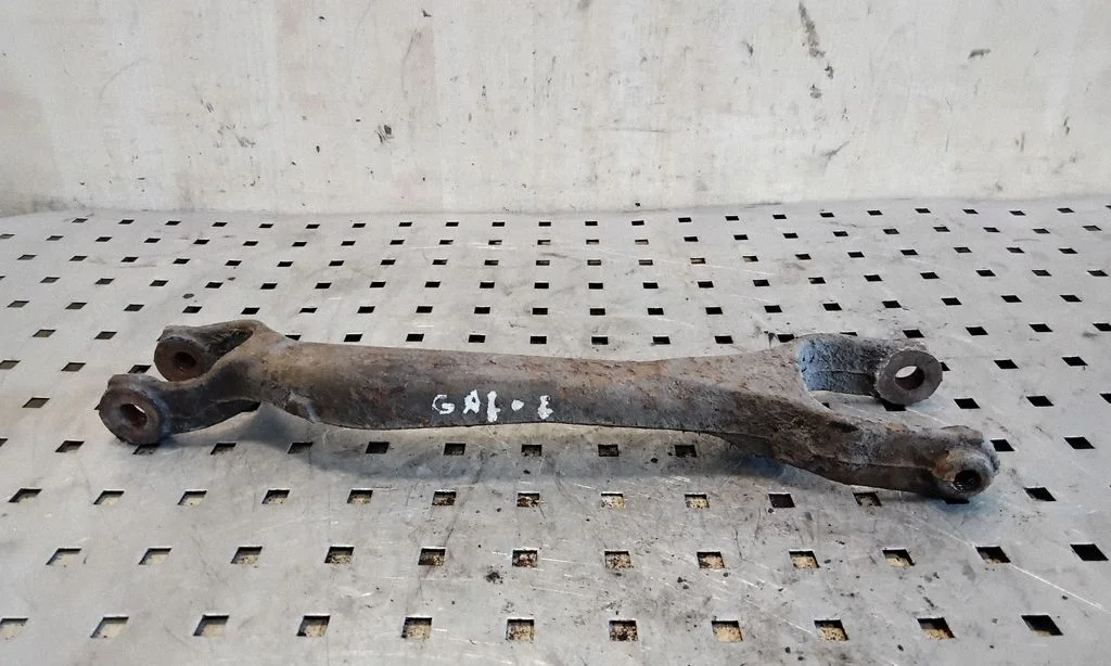 Rear upper control arm/wishbone – left