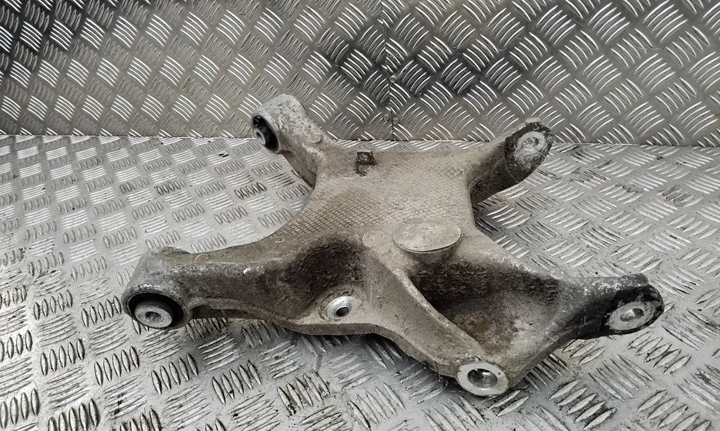 Rear upper control arm/wishbone – right
