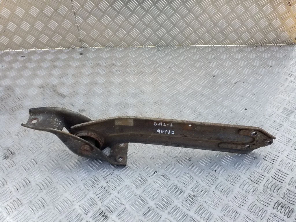 Rear upper control arm/wishbone – rear left