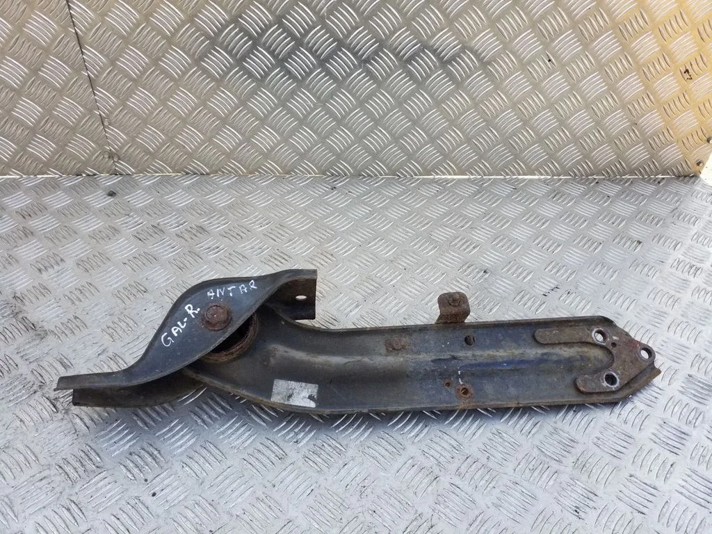 Rear upper control arm/wishbone – rear right