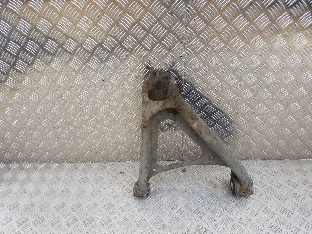 Rear upper control arm/wishbone – rear left