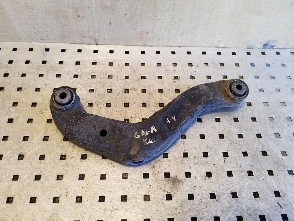 Rear upper control arm/wishbone – right