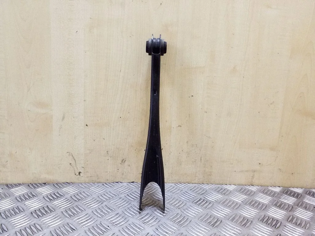 Tagumine ülemine õõtshoob 6792527