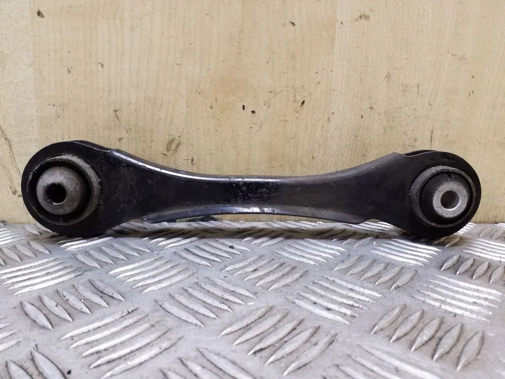 Tagumine ülemine õõtshoob 6792517