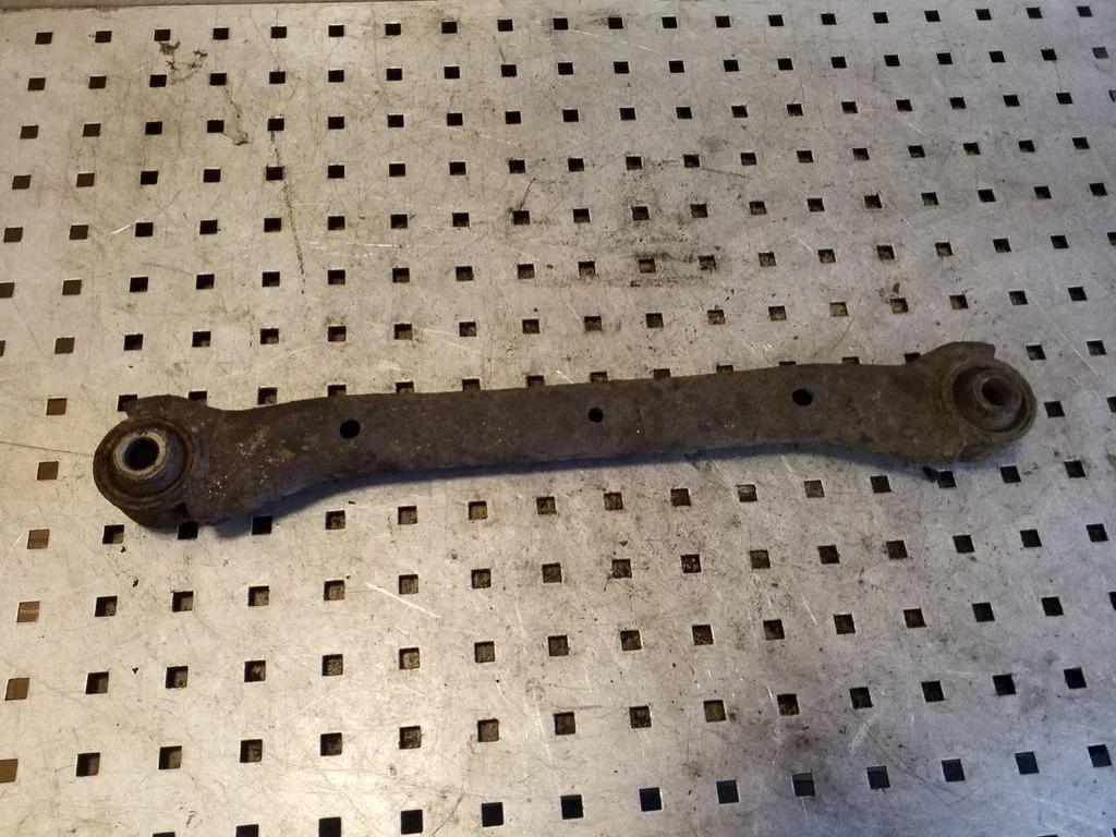 Rear upper control arm/wishbone 55102S050
