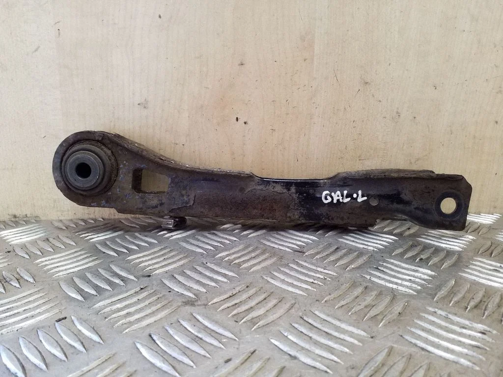 Tagumine ülemine õõtshoob 6782168