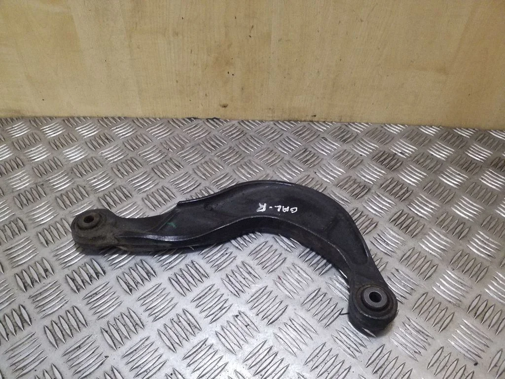 Aizmugurējā svira (dakša) 6G915500AA
