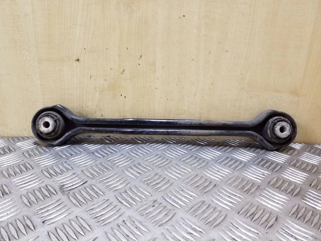 Rear upper control arm/wishbone 6763471