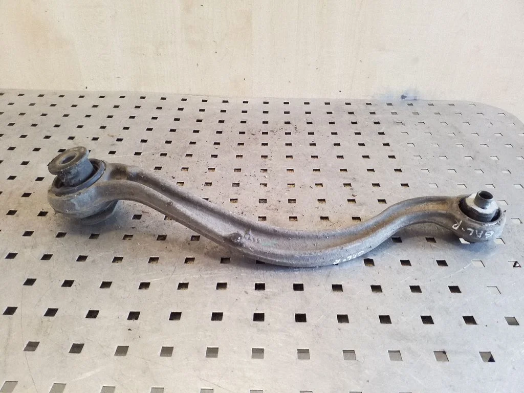 Rear upper control arm/wishbone – right