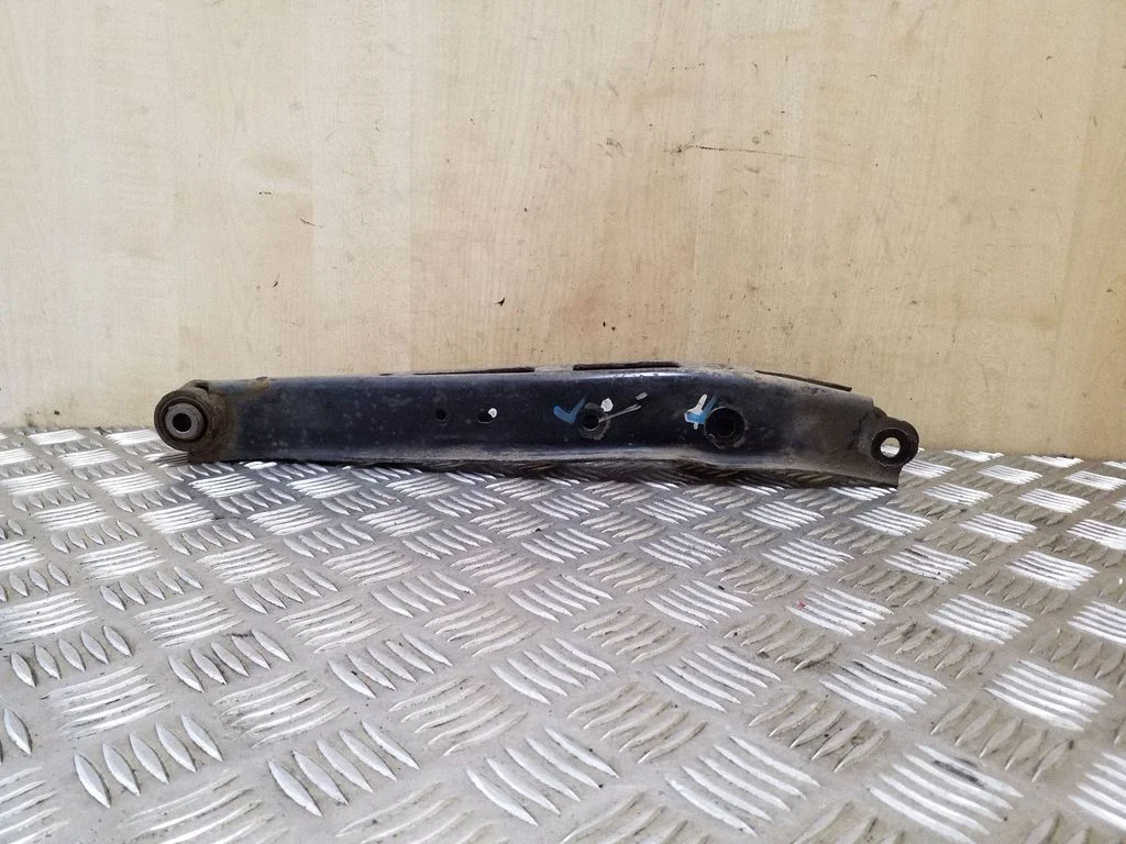 Rear upper control arm/wishbone – Subaru Outback (2009-2014), left