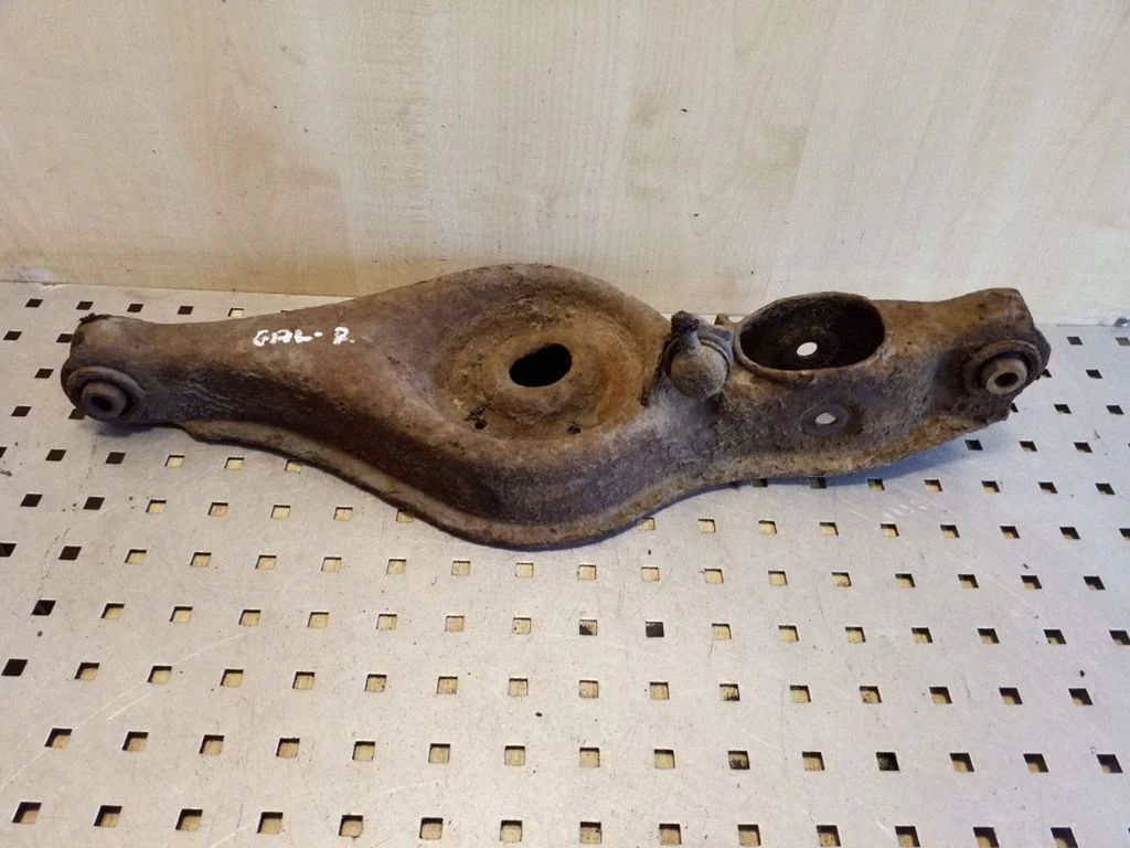 Rear upper control arm/wishbone – Mitsubishi Outlander (2001-2007)