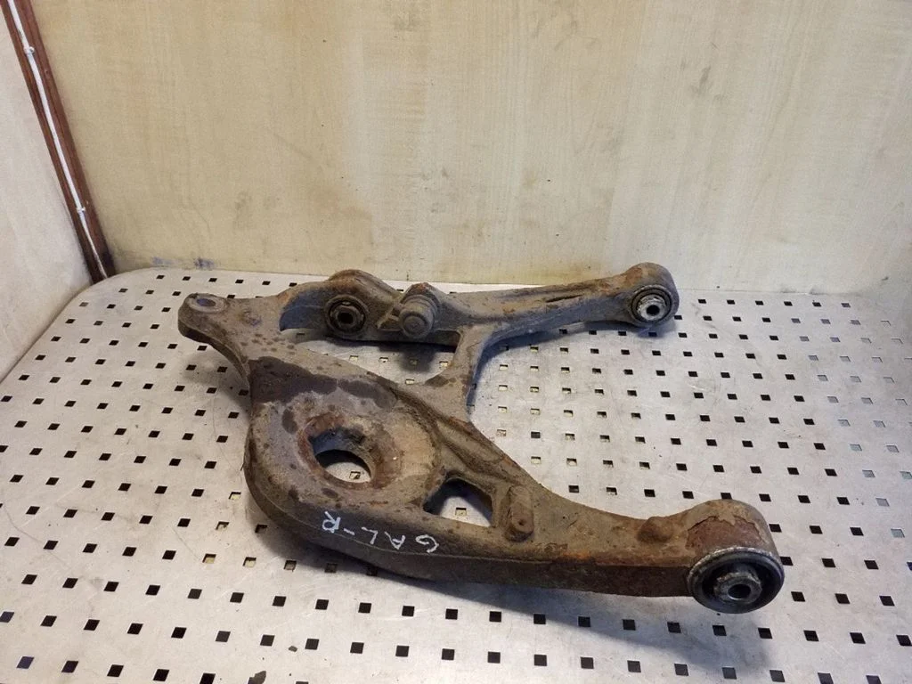 Tagumine ülemine õõtshoob 000060363106
