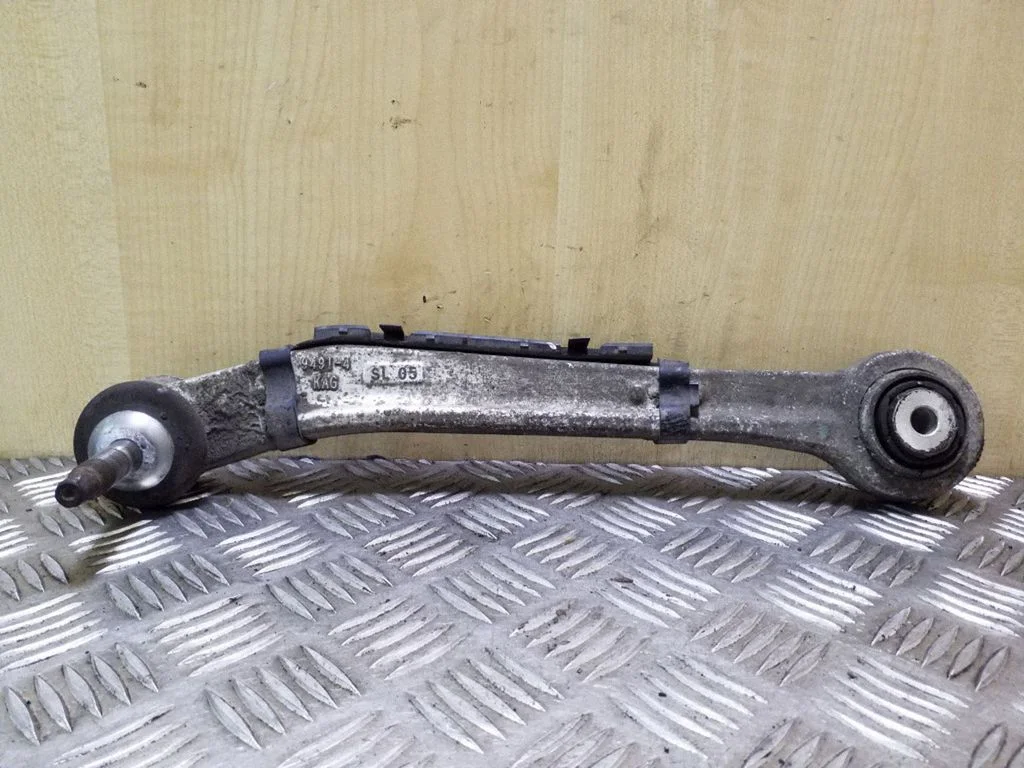 Tagumine ülemine õõtshoob 6770969