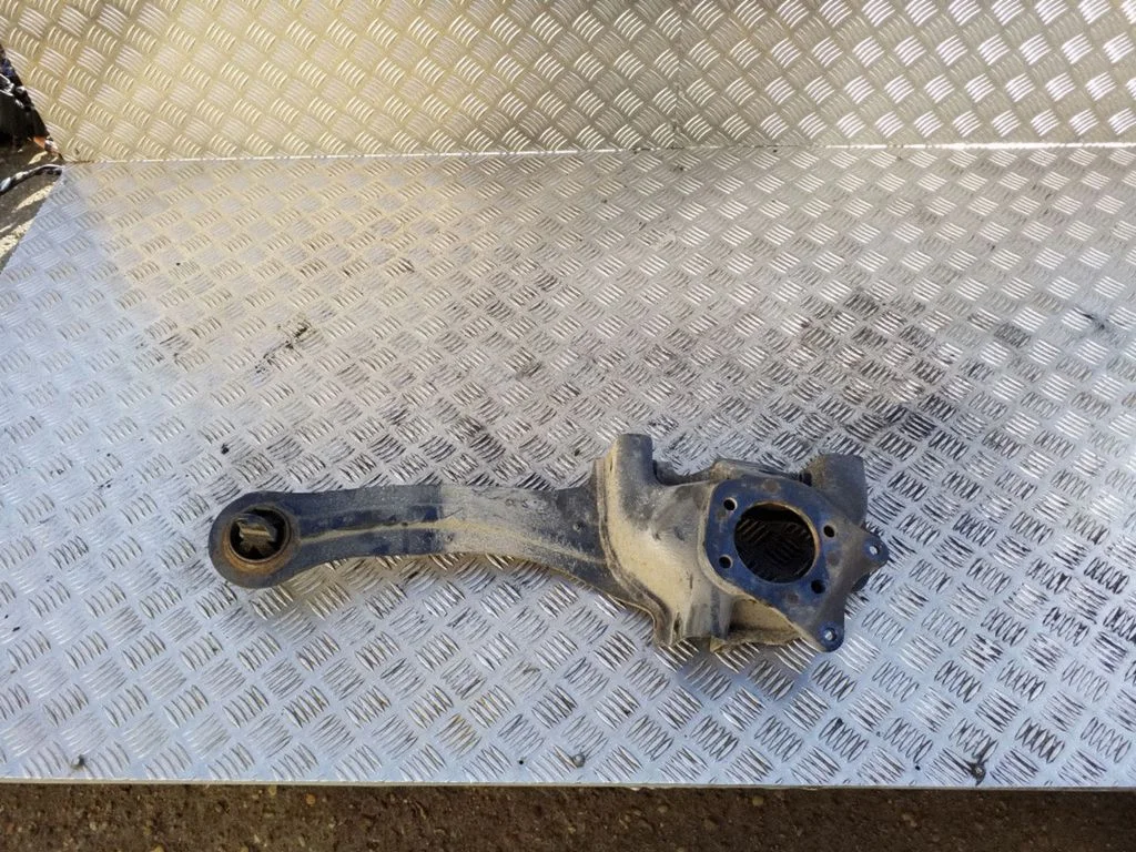 Wahacz tylny górny BV615A968CA – Ford Focus (2010-2017)