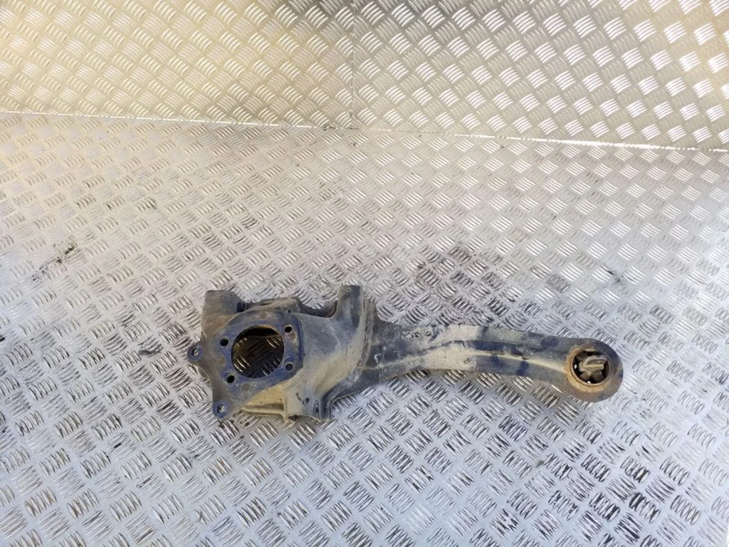 Wahacz tylny górny BV615A969CA – Ford Focus (2010-2017)