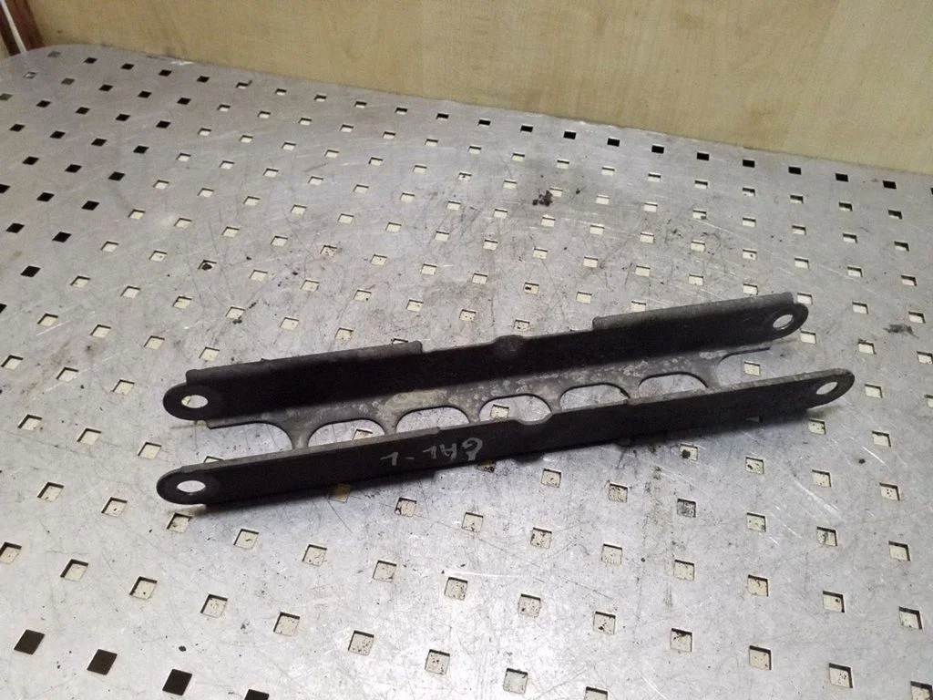Rear upper control arm/wishbone 33326763477