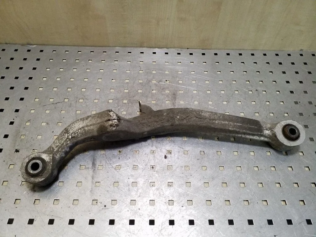 Rear upper control arm/wishbone – right