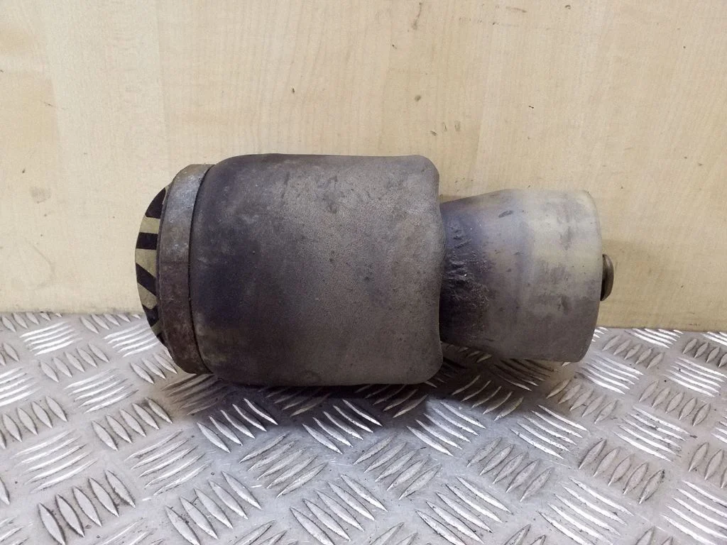 Tagumine õhkvedrustuse padi 37126750356