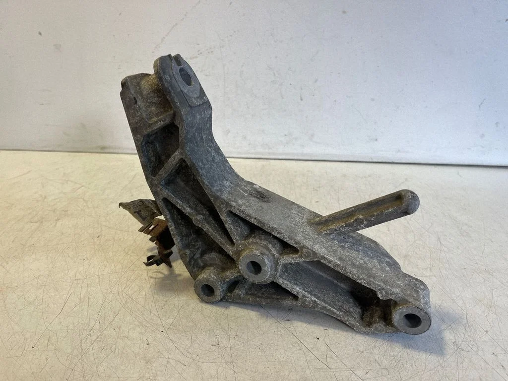 Gearbox mounting bracket – Opel Astra H (2004-2012)