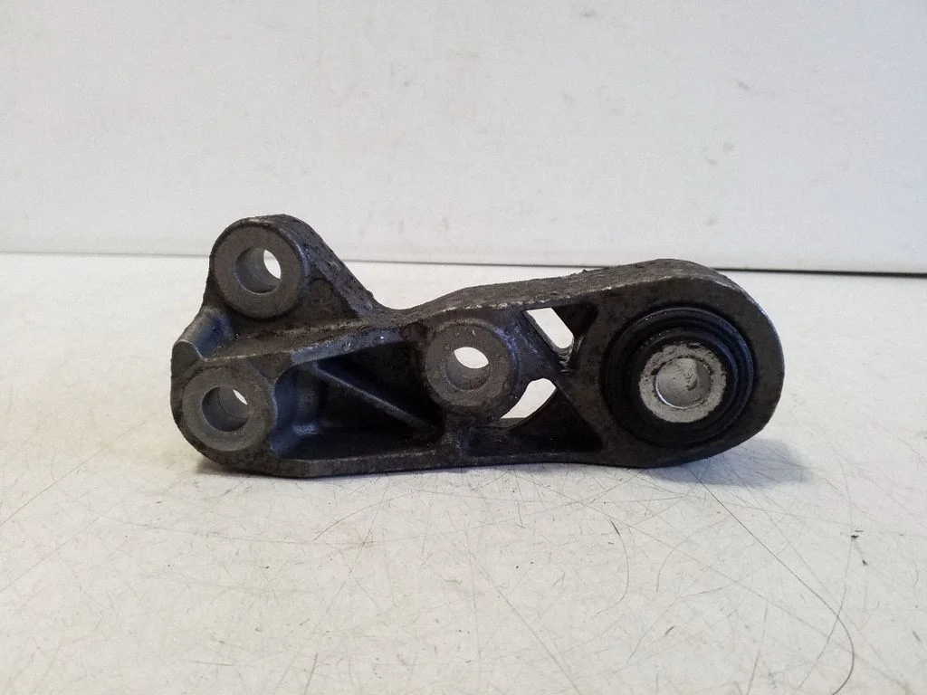 Gearbox mounting bracket – Volvo XC60 (2014-2016)